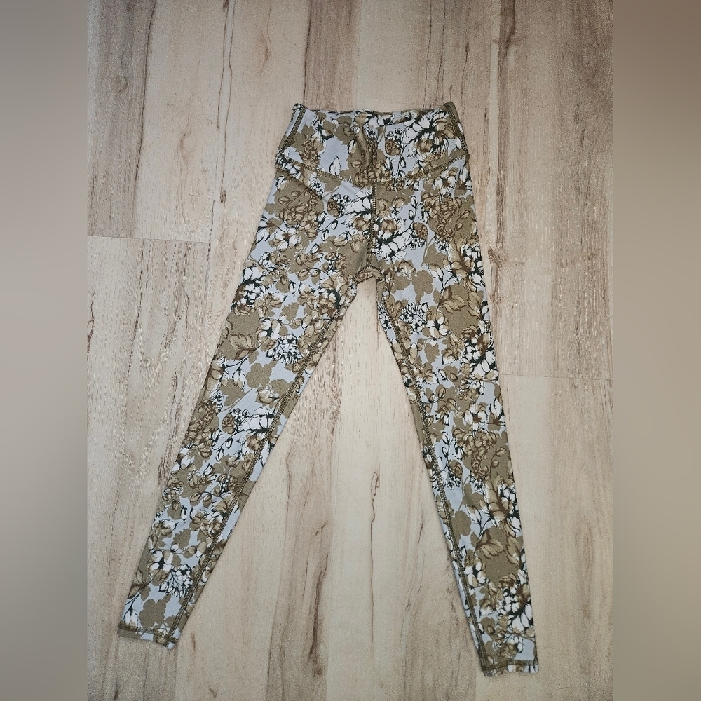 Savvi Indi Leggings – Estimated Women's Size Medium – Sketchy Floral